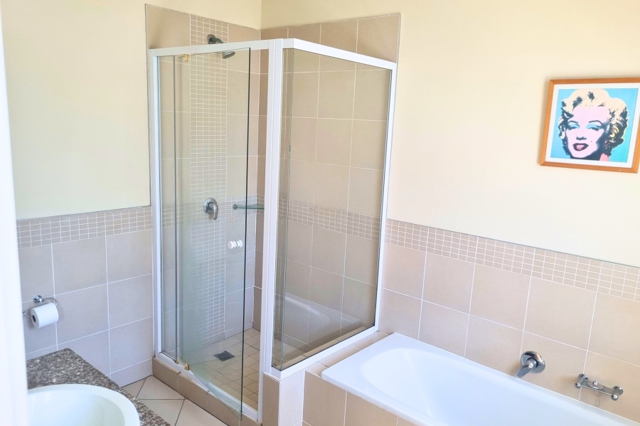 To Let 1 Bedroom Property for Rent in Sea Point Western Cape